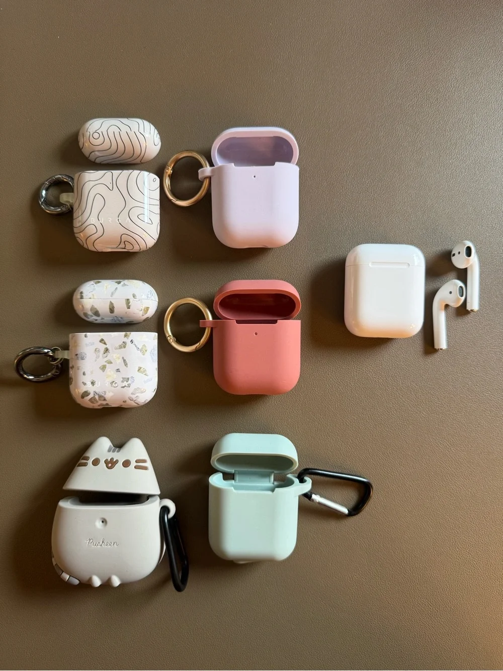 Apple AirPods Gen. 2 + 6 Case Bundle